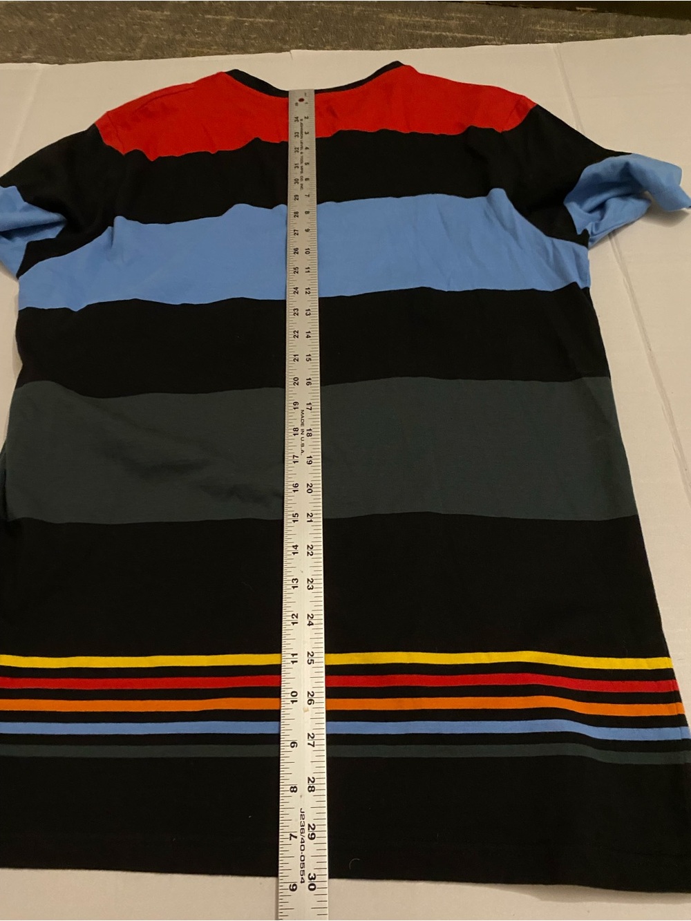 Ellesse Black Red Blue Striped Crew Neck T-Shirt 21” armpit Unisex - Picture 4 of 6